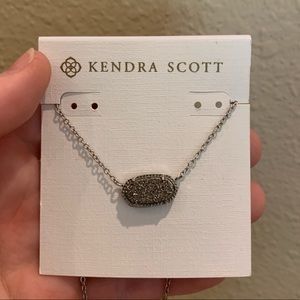 KENDRA SCOTT grey necklace.